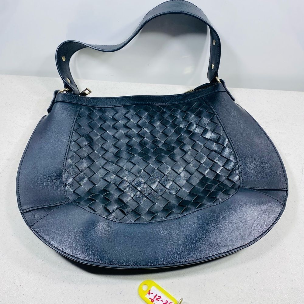 Paola
Anna Paola made in Italy hand bag leather